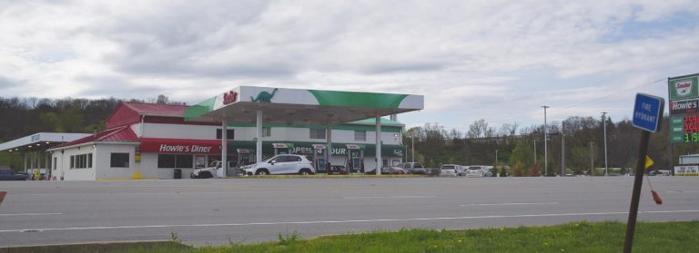 Kennett Truck Stop – Sinclair gas station and Howie’s Diner – along U.S. 50 is in dispute with Greendale over its parking lot. MARC EMRAL/THE REGISTER
