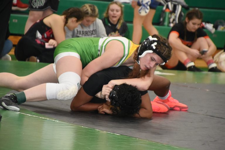girls wrestling