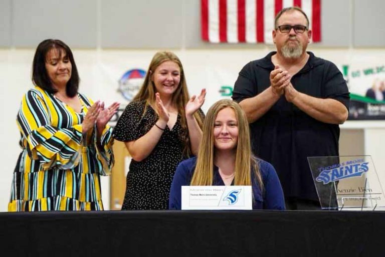 Bien signing